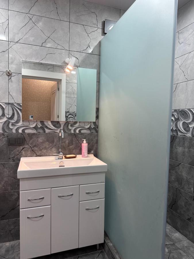4 Bedroom Suite Apartment Ln Tbilisi City Ngoại thất bức ảnh